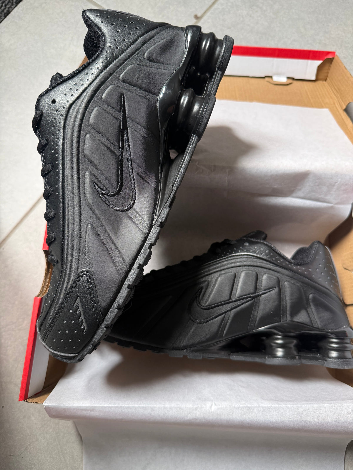 Shox R4 Runners