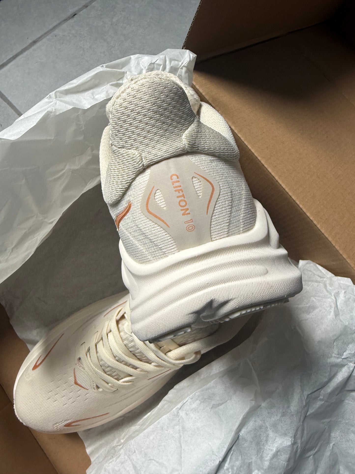 HKA Sneakers