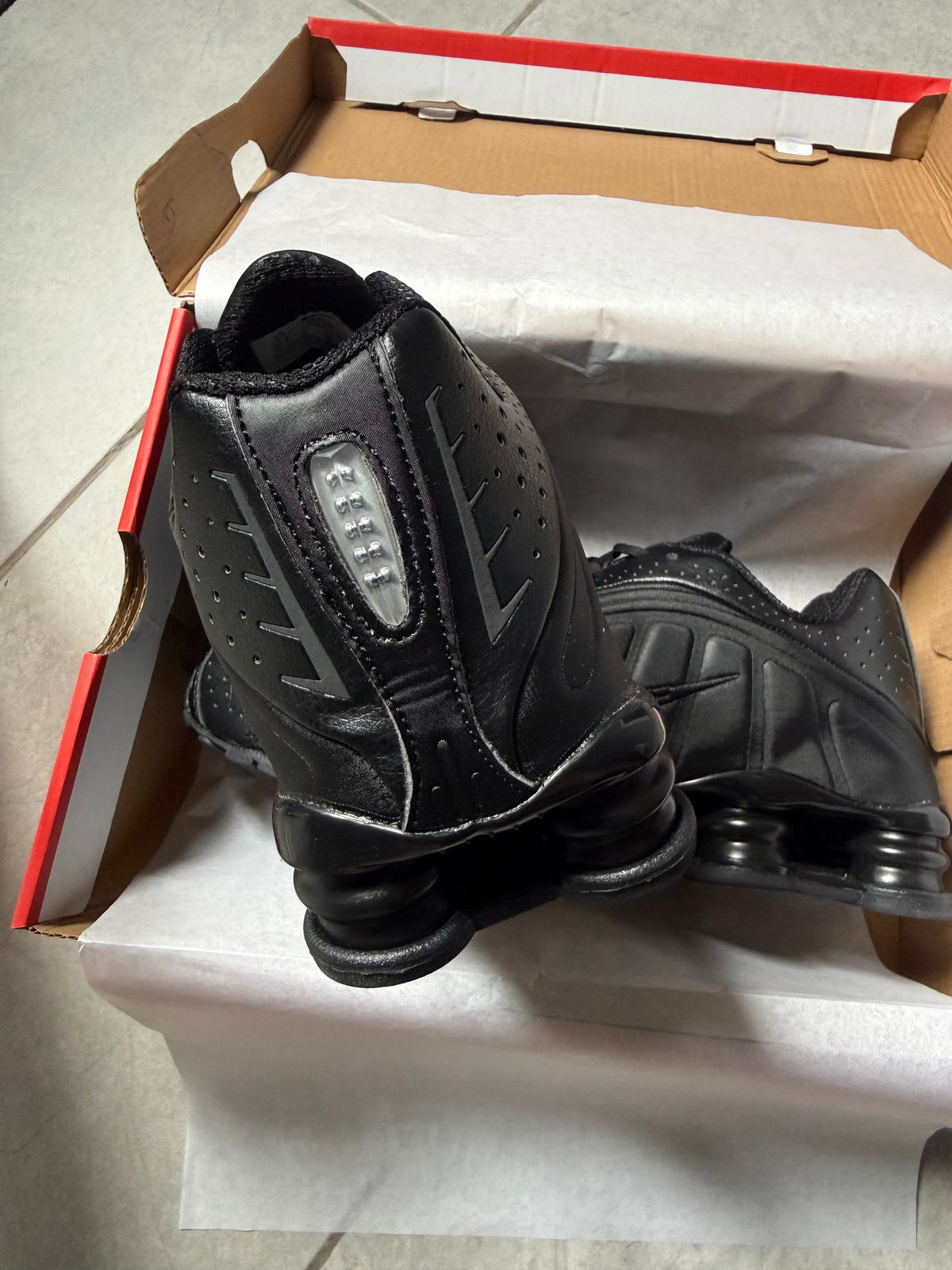 Shox R4 Runners
