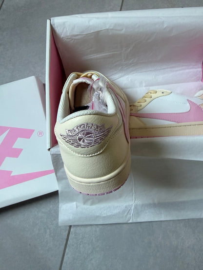 AJ1’s Low x TS