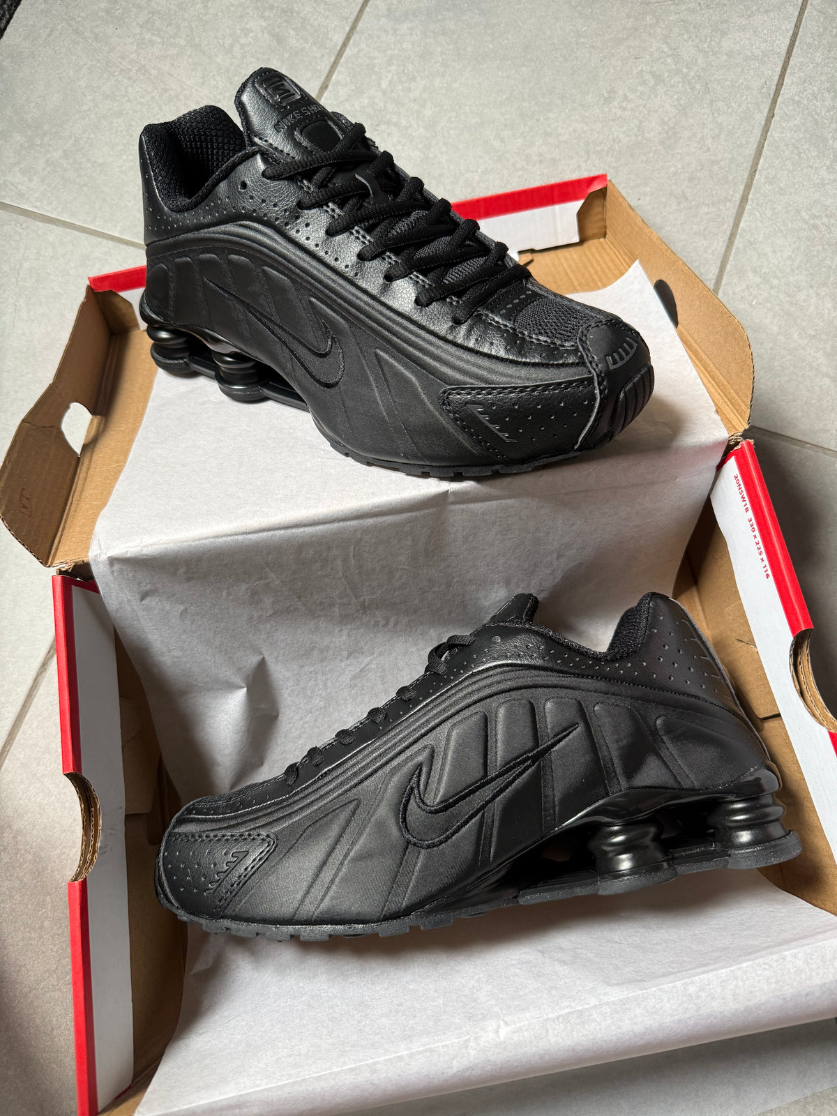 Shox R4 Runners