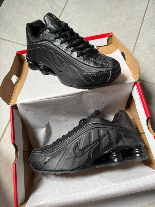 Shox R4 Runners