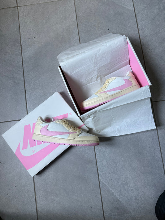 AJ1’s Low x TS