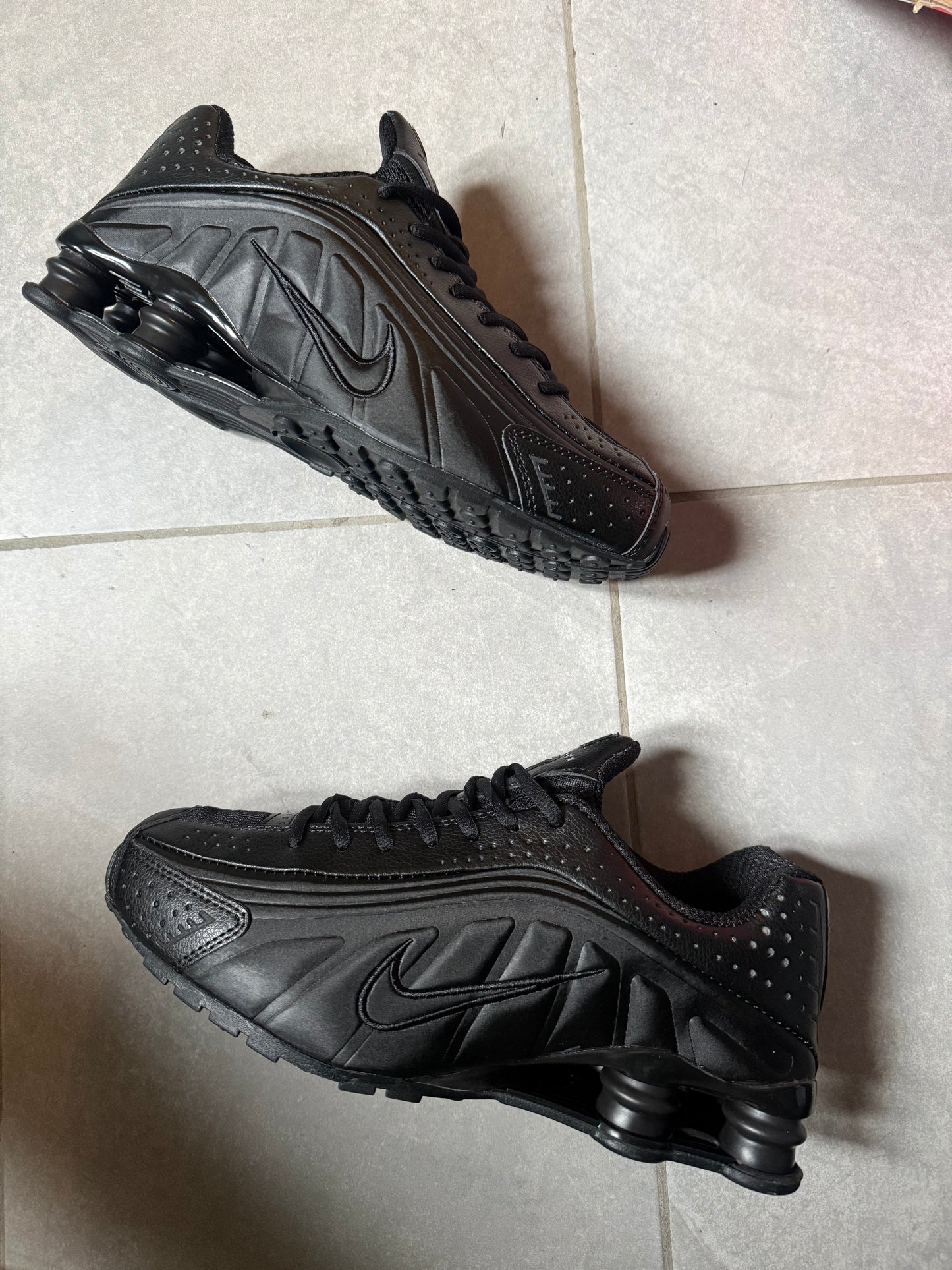 Shox R4 Runners