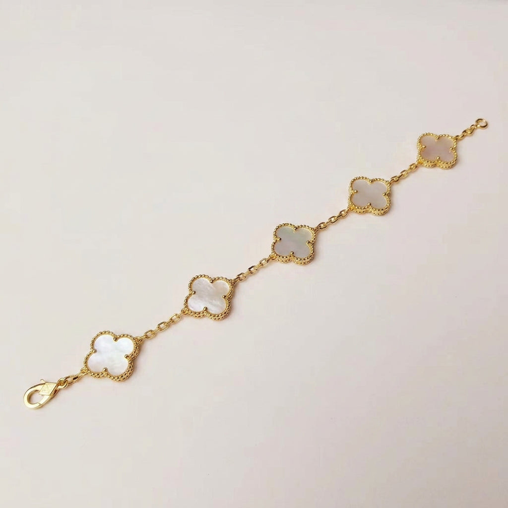 Yellow mother-of-pearl and yellow gold clover bracelet
